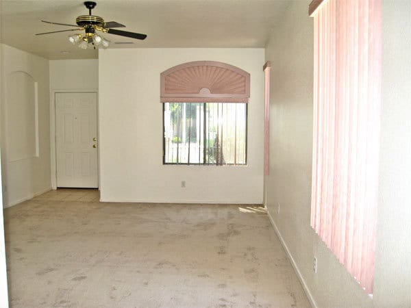 Building Photo - Great 3 bedroom, 2 bath home in great Glen...