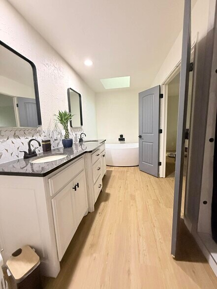 Building Photo - 3705 Windover Dr