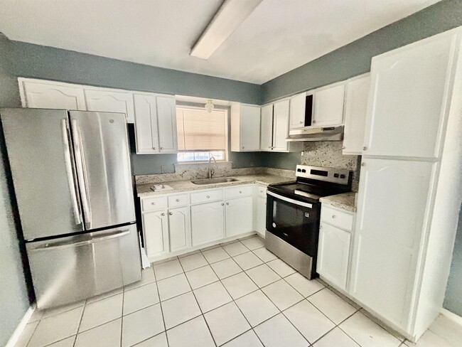 Building Photo - 3411 Morelos Dr
