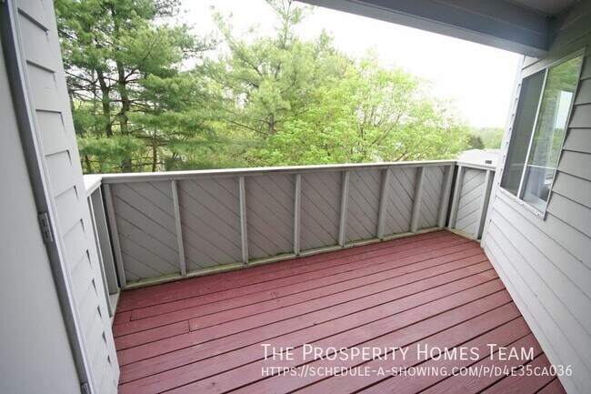 Building Photo - 2217 Lowells Glen Rd