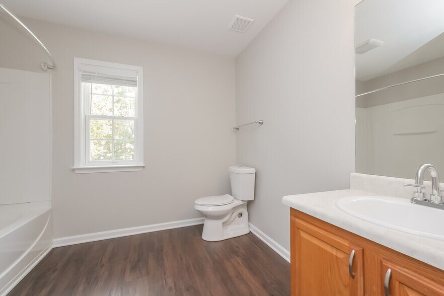 Building Photo - 54 Brookview Dr