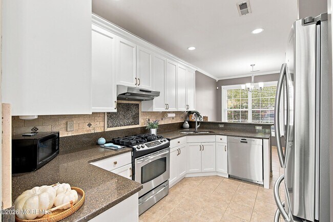 Building Photo - 90 Banyan Blvd
