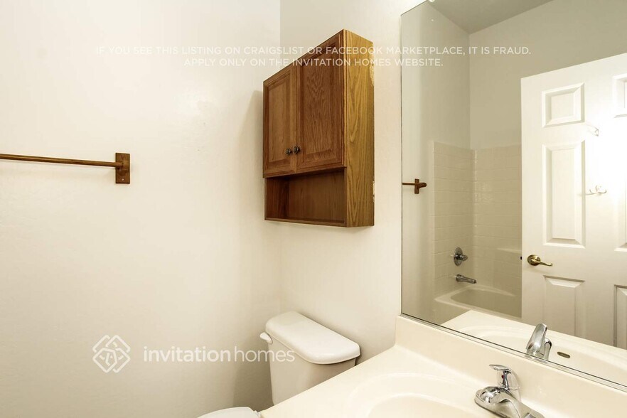 Building Photo - 1684 S 172nd Dr