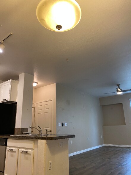 Building Photo - 2672 S Cathay Way