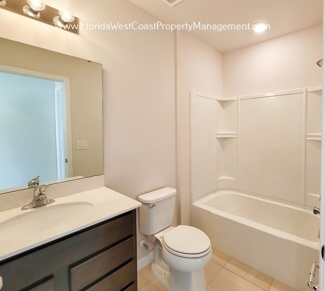 Building Photo - FANTASTIC 5 BEDROOM/ 3 BATH HOME in PARRISH! ISLES AT BAYVIEW! SUPER AMENITIES!