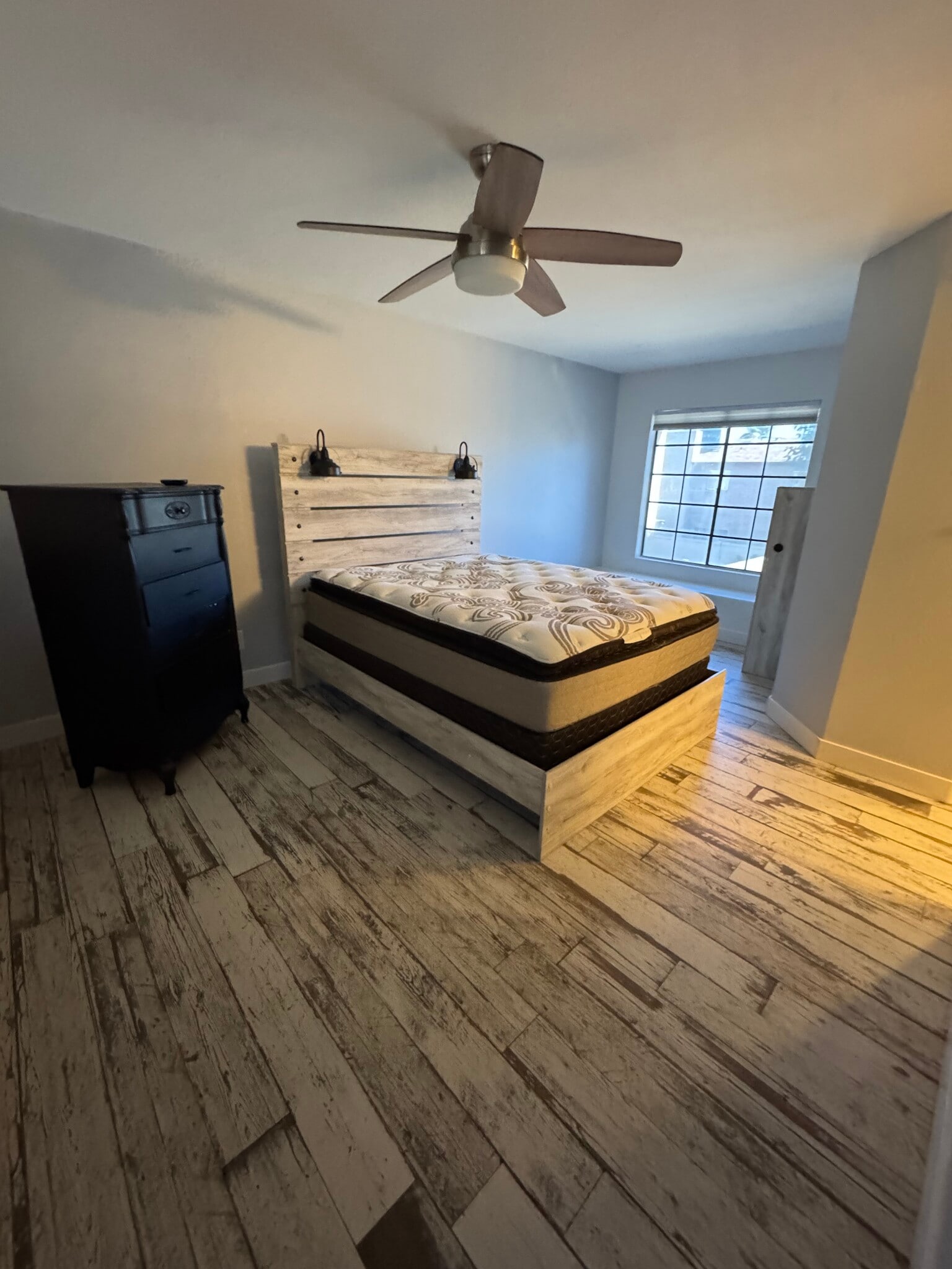 Building Photo - 1025 E Highland Ave