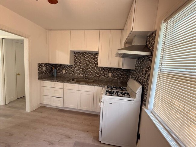 Building Photo - 6822 Tierwester St