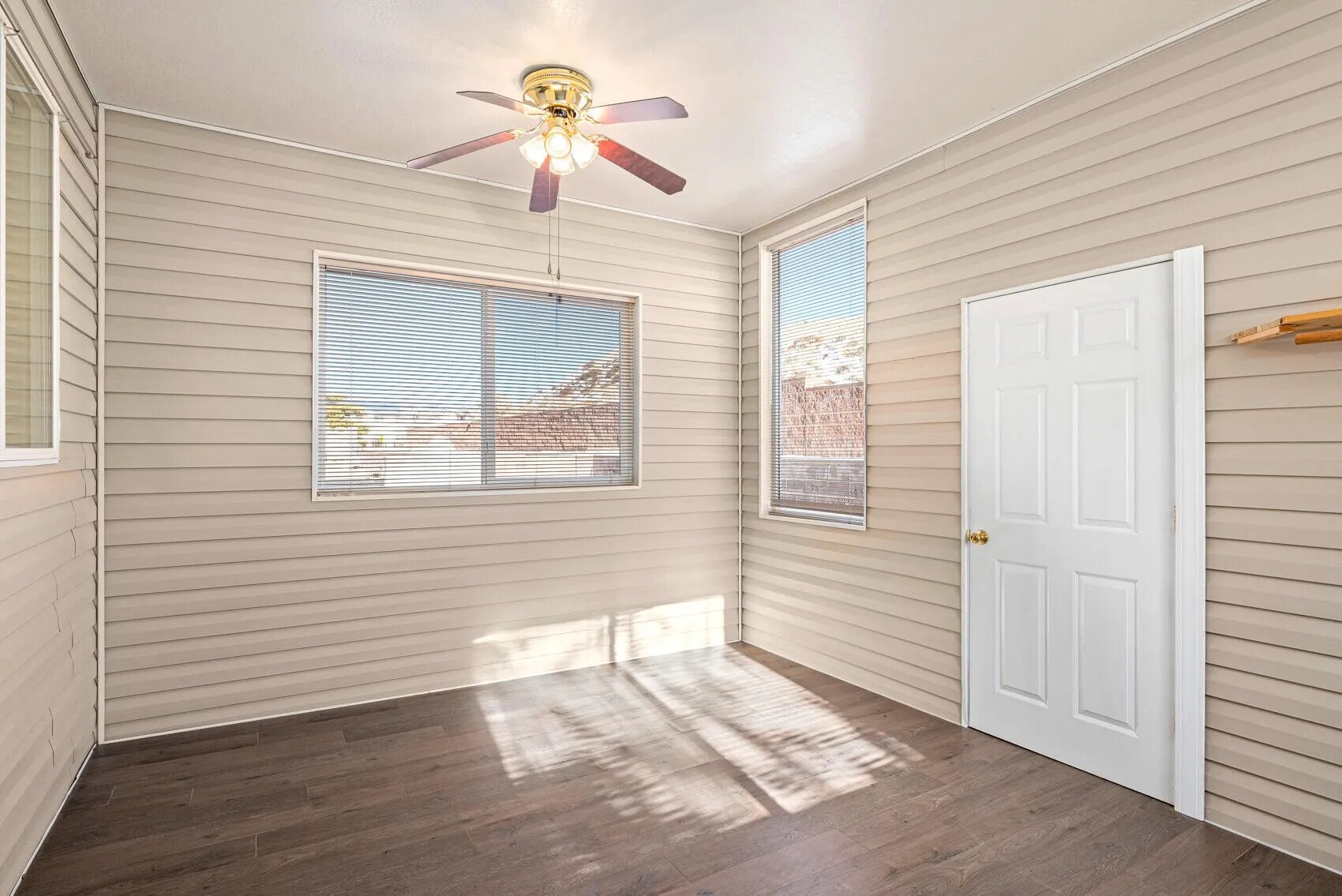 Building Photo - 1852 N Wedgewood Ln