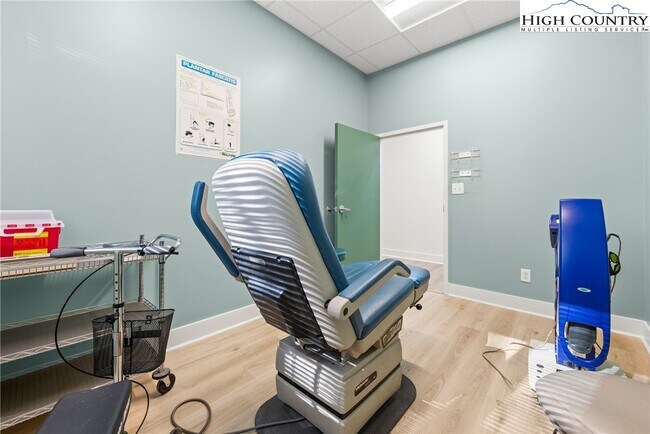 Building Photo - 610 State Farm Rd