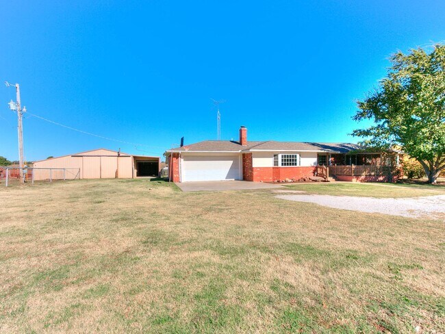 Building Photo - Beautiful 3 bed 2.5 bath home in the Country