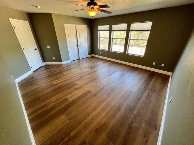 Building Photo - North East- 5 bedroom/ 2.5 bathroom single family home