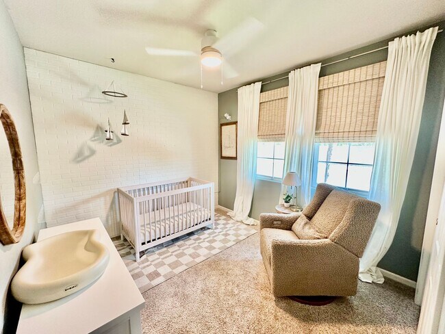 Building Photo - North Clovis 3/3 with Bonus Room and Pool