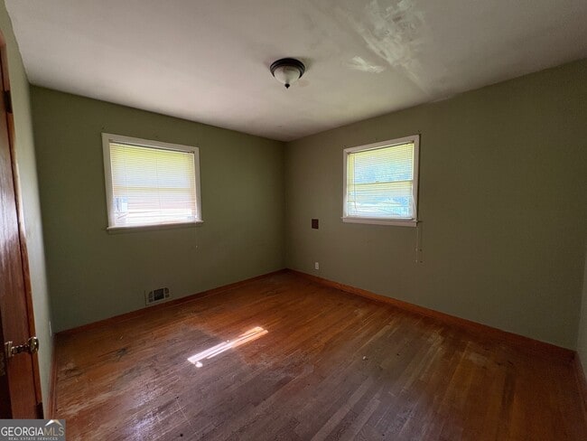 Building Photo - 6826 Mayo Dr