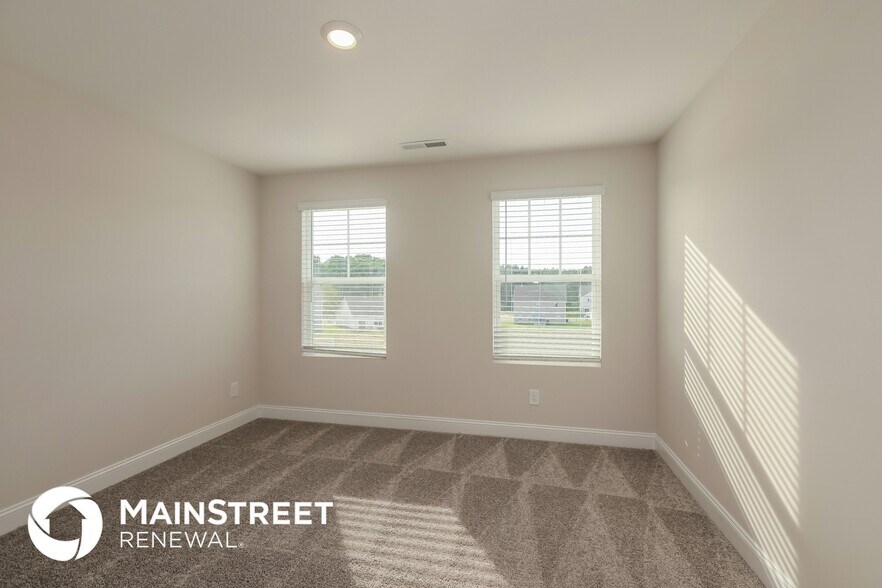 Building Photo - 2130 Moselle Dr