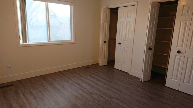 Building Photo - 11089 W Palm St