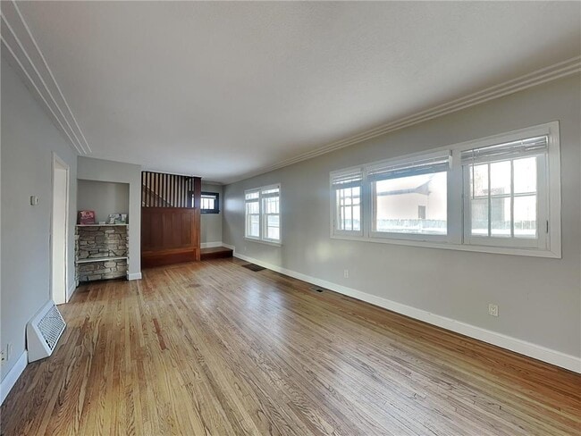 Building Photo - 3610 Oakdale Ave N