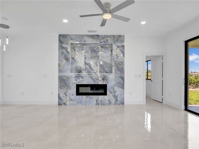 Building Photo - 2811 Cerito Ave N