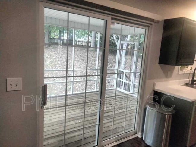 Building Photo - 102 Waterton Way