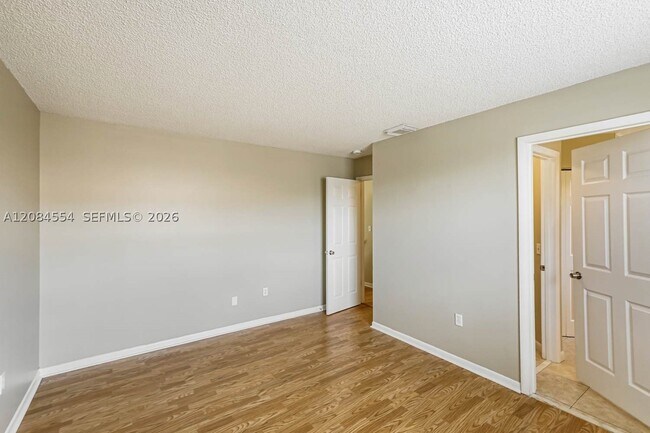 Building Photo - 13995 Langley Pl