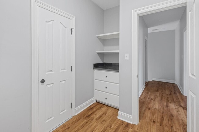 Building Photo - 5831 Weeping Willow Dr