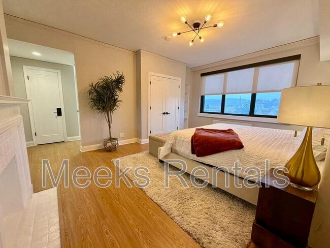 Building Photo - 1108 Kanawha Blvd E