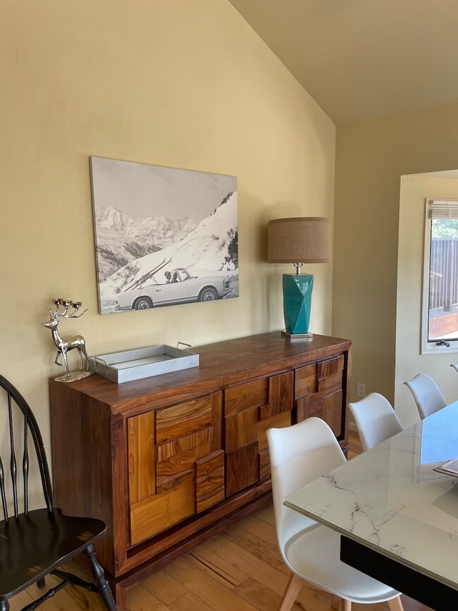 Building Photo - 230 Nottingham Rd