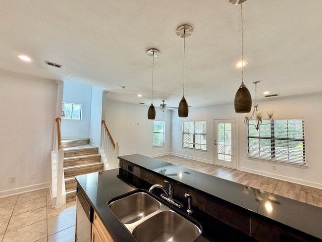 Building Photo - 94 Haven Cir