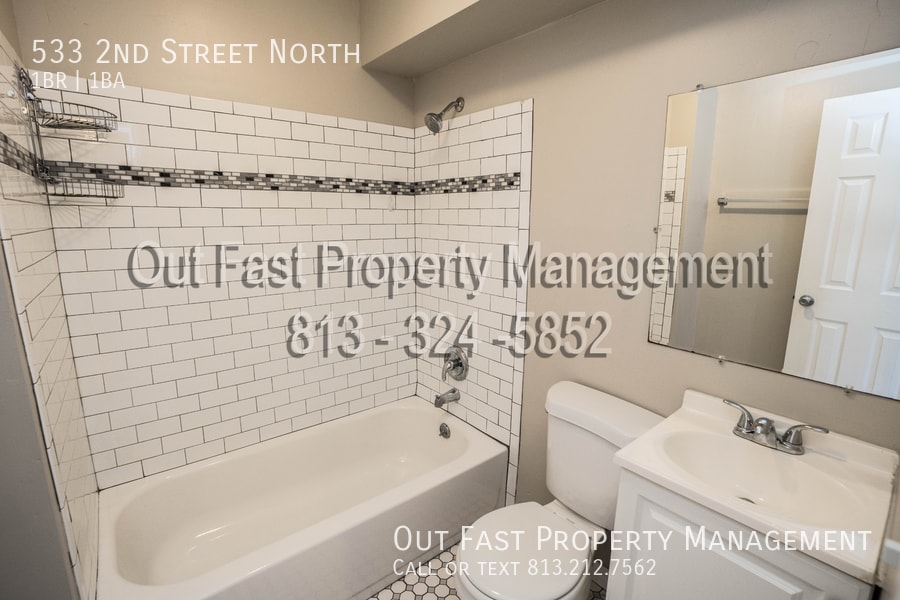 Building Photo - 533 2nd St N