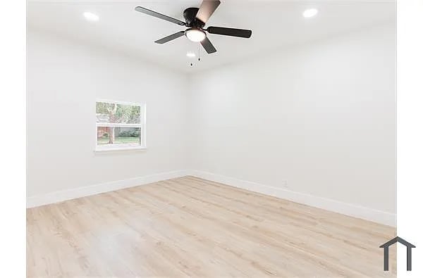 Building Photo - 10307 Pinecrest Dr