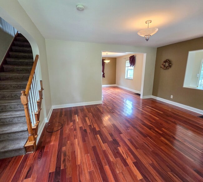 Building Photo - 961 Sunglow St
