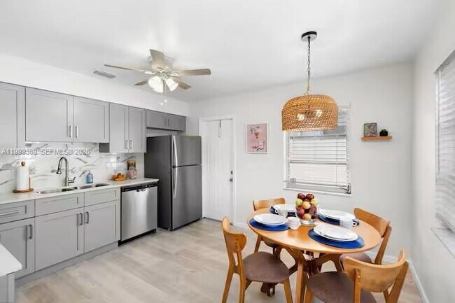 Building Photo - 108 SE 4th Terrace