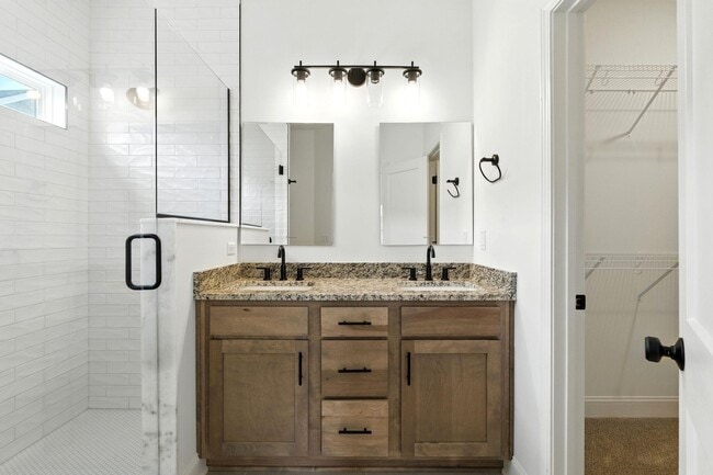 Building Photo - 1108 Mission Dr