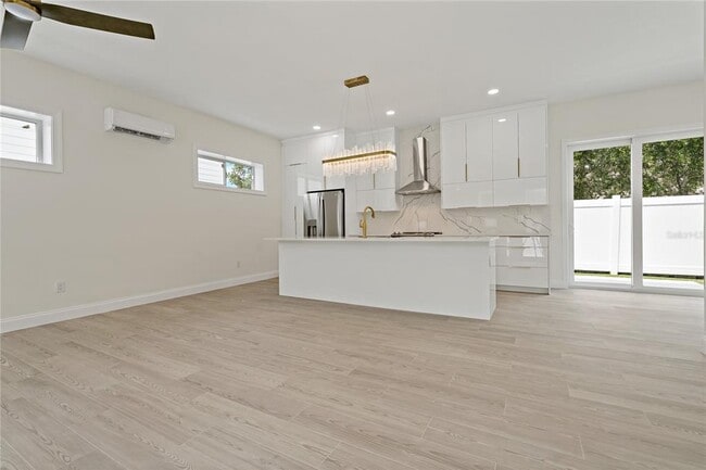 Building Photo - 1348 San Christopher Dr