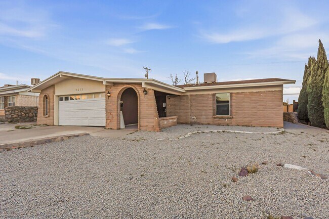 Building Photo - 4613 Sun Valley Dr