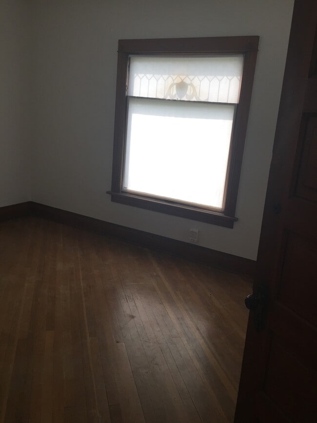 Building Photo - 303 Duplex