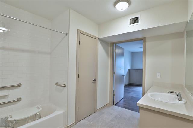 Building Photo - 2800 Sayles Blvd