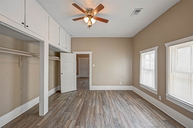 Building Photo - 406 Woodward St