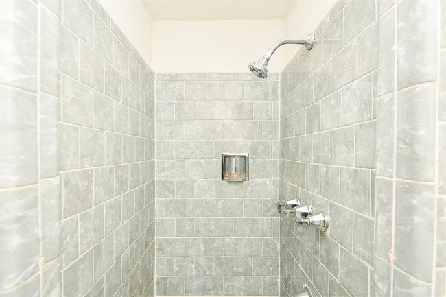 Building Photo - 4416 Mt Vernon St