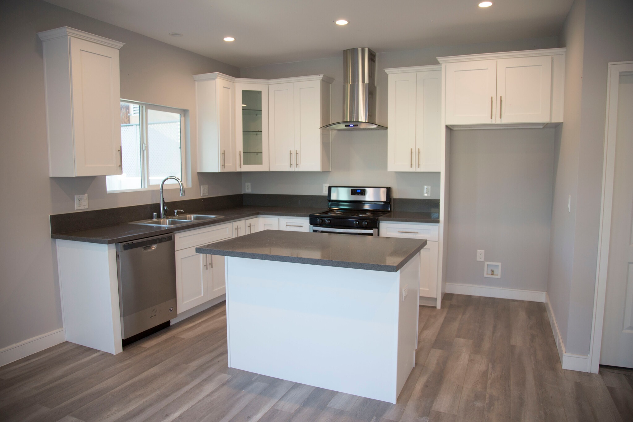 Building Photo - 6708 Morella Ave