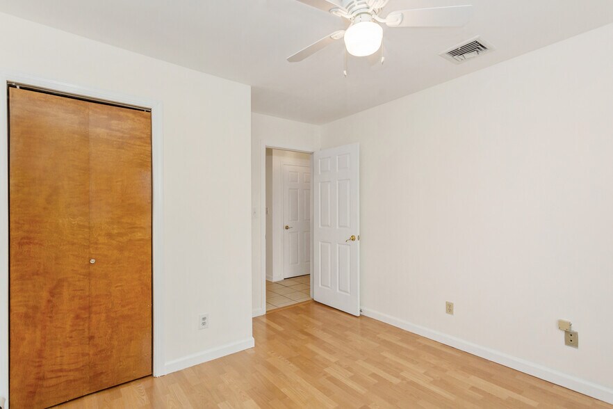 Building Photo - 130 N 7th St