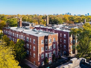 Building Photo - 7389 N Damen Ave