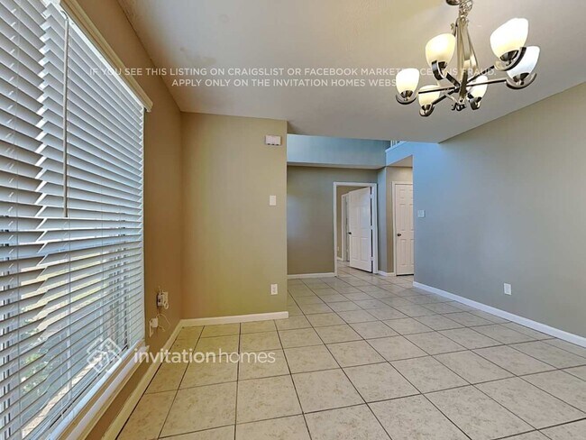 Building Photo - 8618 Fairfax Ave