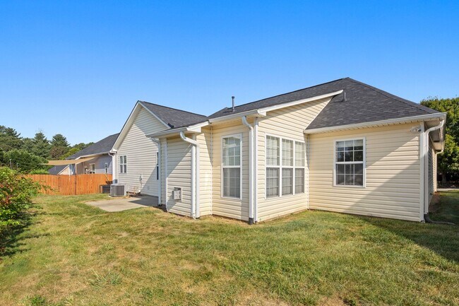 Building Photo - 8 Hadley Park Way
