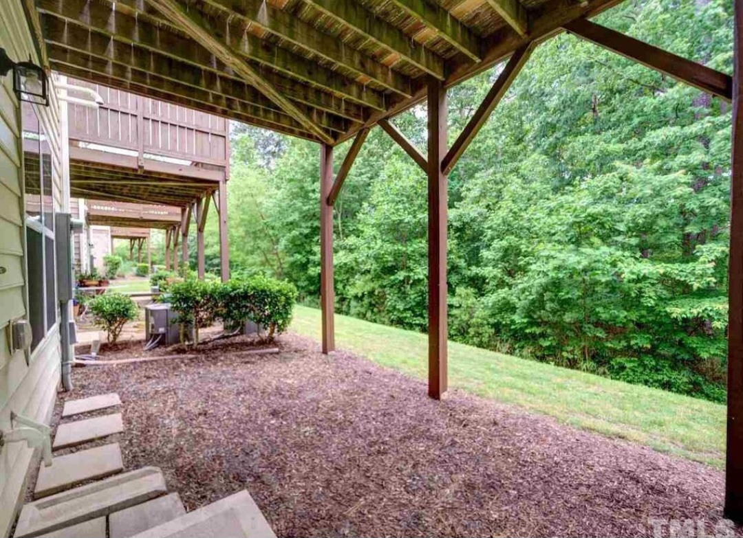 Building Photo - Room in Townhome on Macedonia Lake Dr