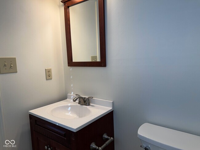 Building Photo - 7607 Home Dr