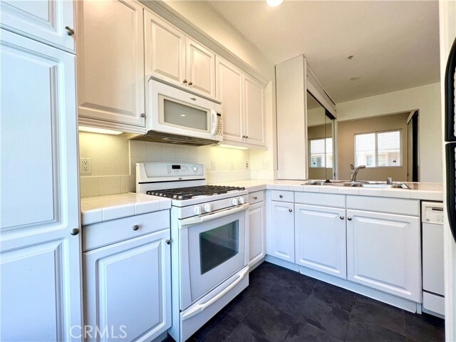 Building Photo - 6020 S Seabluff Dr