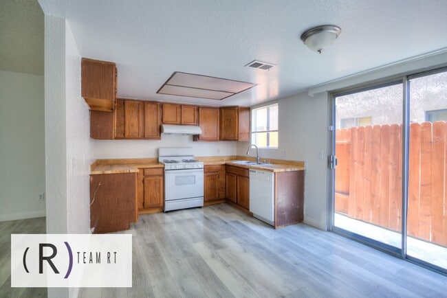 Building Photo - A Spacious Condo with a Quiet Community