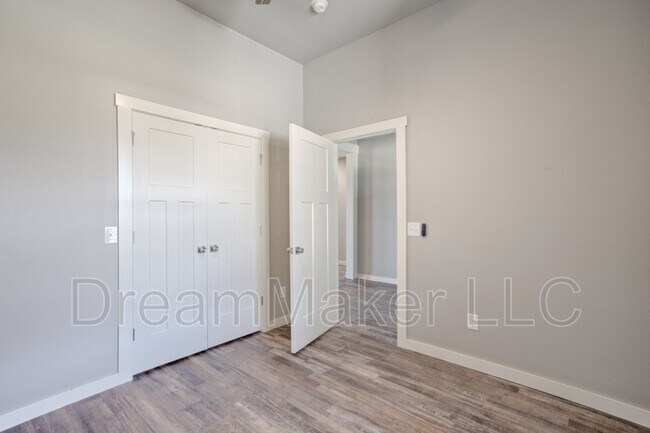 Building Photo - 3133 SE 35th St