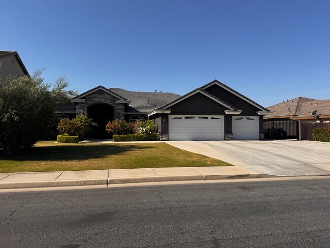 Building Photo - 12407 Trackside Dr