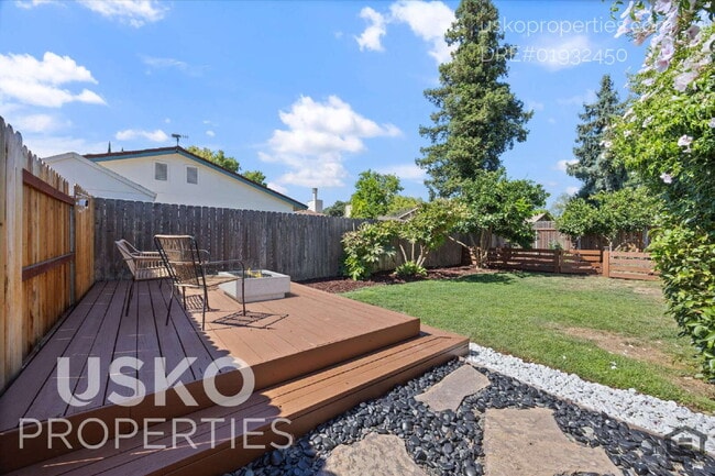 Building Photo - 8844 Garden Glen Way